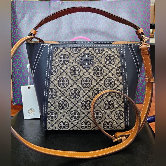 Tory Burch Small T Monogram Mcgraw Bucket Bag - Picture 1 of 5